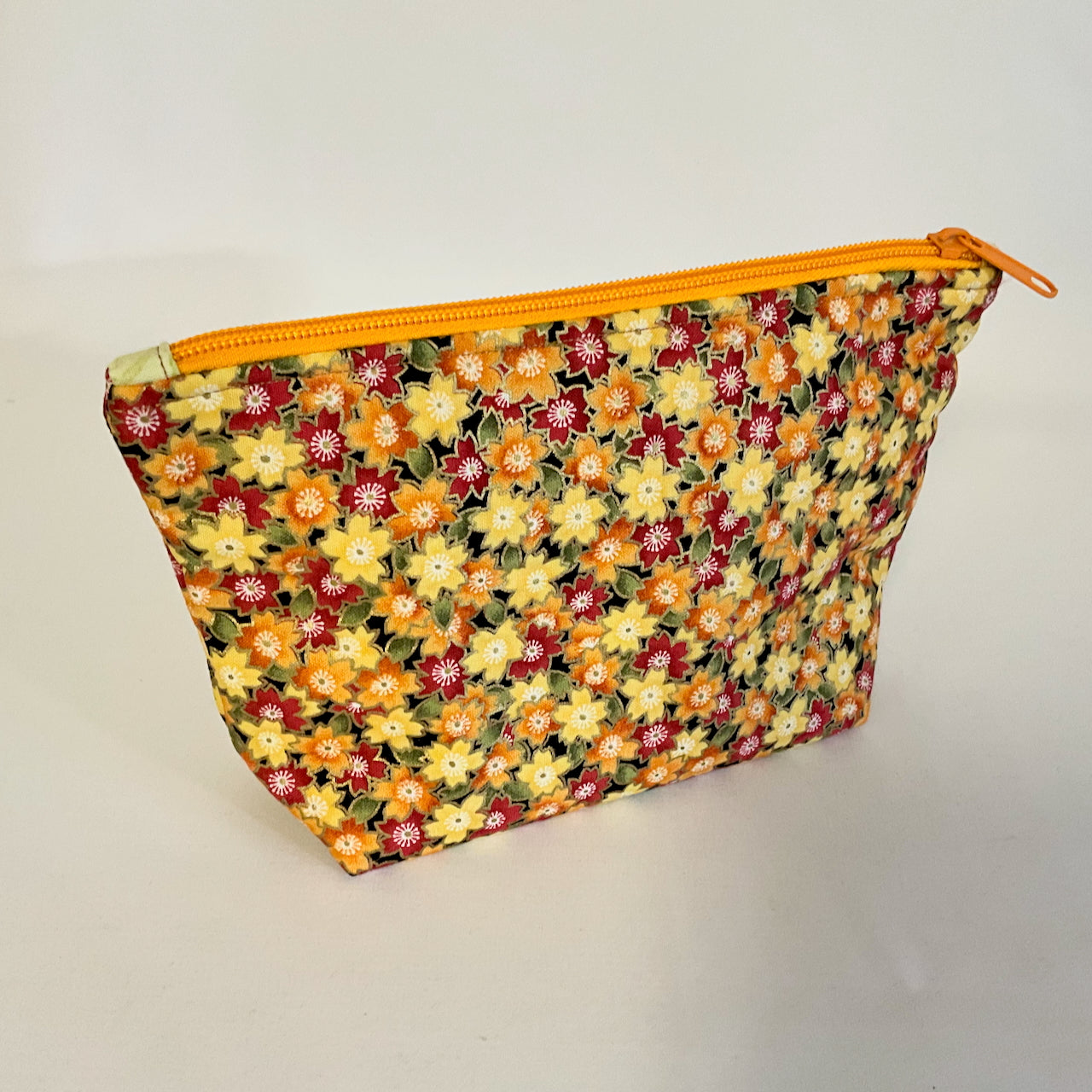 Handcrafted Zippered Bag With Gusset - Florals - Premium Cotton